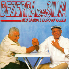 Ele Cagueta Com o Dedão do Pé