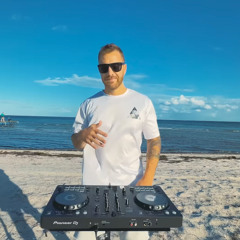 melodic techno on the beach