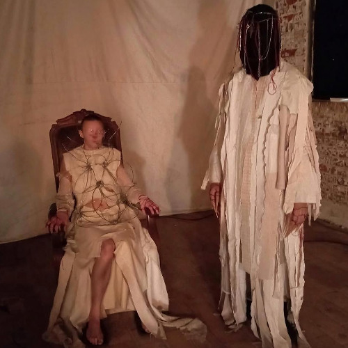 1. Échos de sang (a Cliff's Tale)