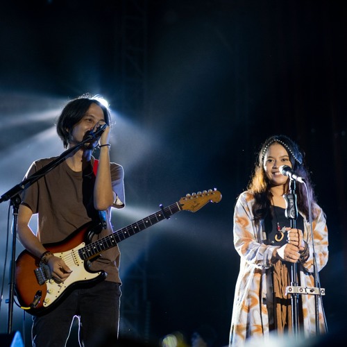 Waktu Yang Salah - Fiersa Besari x Hyndia (Collabonation Live)