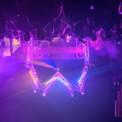 Tech groovy trance