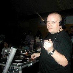 TALLA 2XLC Live at Welcome to the Club SS  23.9.03