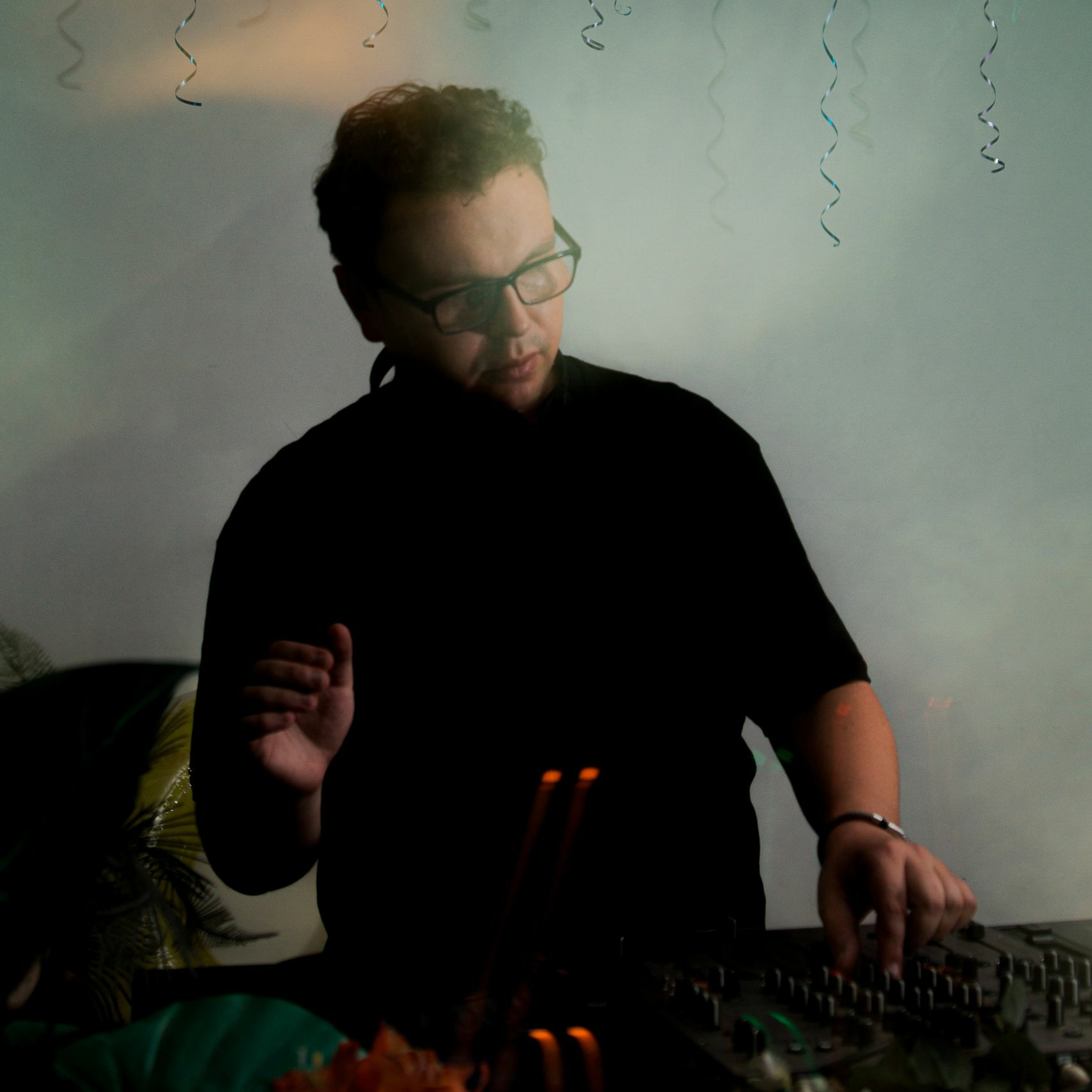 Vadim Indigo (DP-6) - Future Movements @ Rob Roy Lab (2022-11-05) episode artwork