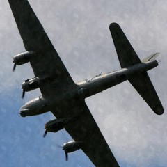 Boeing B17G Flying Fortress- low flyover