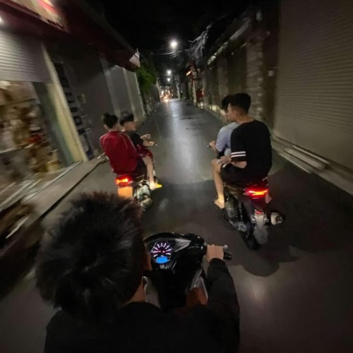 Đắng Cay Tuổi Đôi Mươi X Yêu Ai Cũng Sai