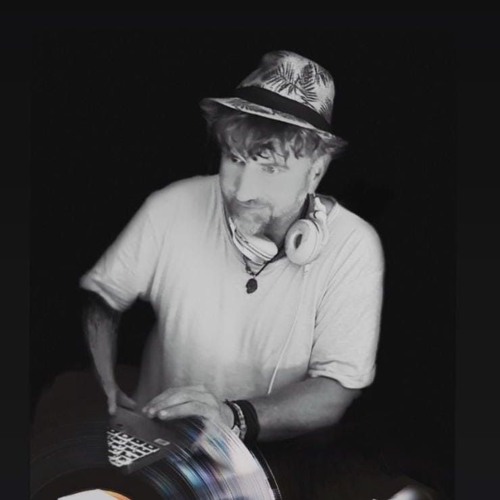 dub and strictly techno on three decks Mai 2025