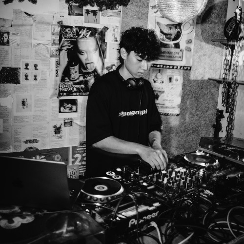 Disturbia x Where Them Girls At (JASON) - download using desktop