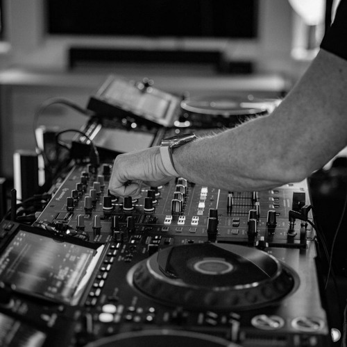 Lets reverse the Techno Bass