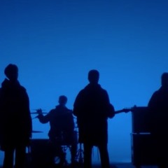 Blaues Licht es leuchtet blau ;)