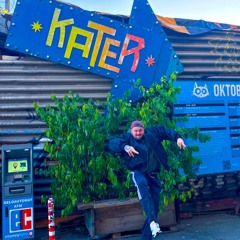Der aufgehende Strauss // Toni Strauss at Kater Kiosk sunday morning