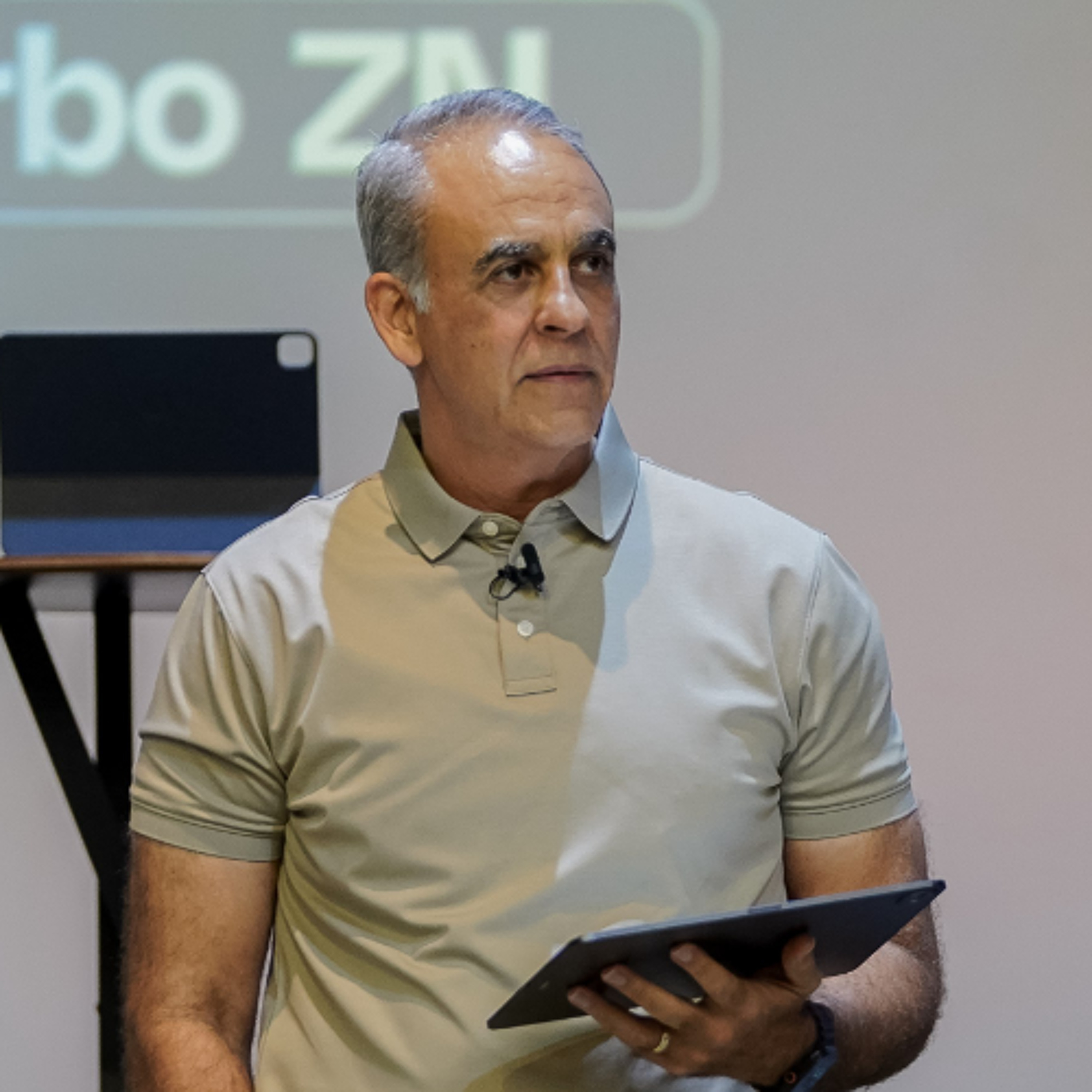 A BENÇÃO DE RESISTIR ÀS OUTRAS VOZES I Humberto Albuquerque