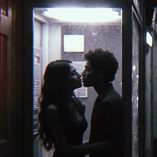 She Don’t Wanna Be Alone