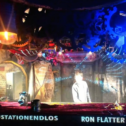 Station Endlove Stream - Ron Flatter