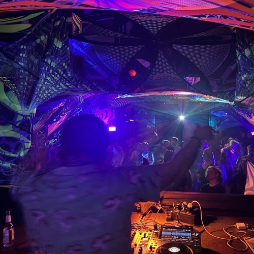 LICK N FLIP DJ Set with LIVE Percussions and b2b with Mantara in the last 80 Minutes @Kühlhaus
