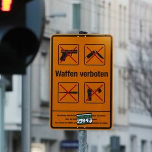 Knapp unter dem Über der Dächer.