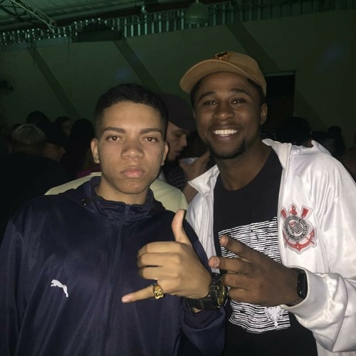 MC SORRISO - DE 4 COM A MÃO NO CHÃO (( DJ'S LC22 & PH CALVIN )) 2K30