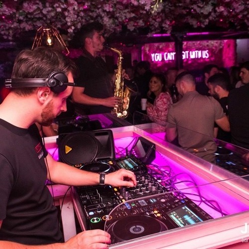 Adam Byrne Feat Jonny Crane On Sax - Jaloux Liverpool (June 2020)