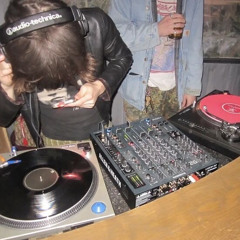 Pump Up The Jam  dakumun