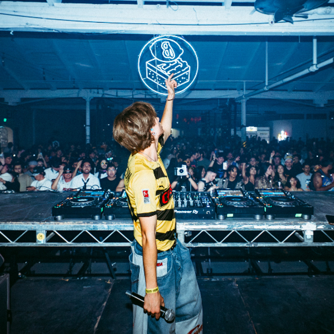 Stream STADIUM DUB (NFL THEME REMIX) by nikko | Listen online for