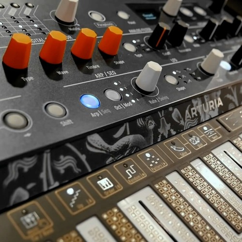 062120002 microfreak shruthi