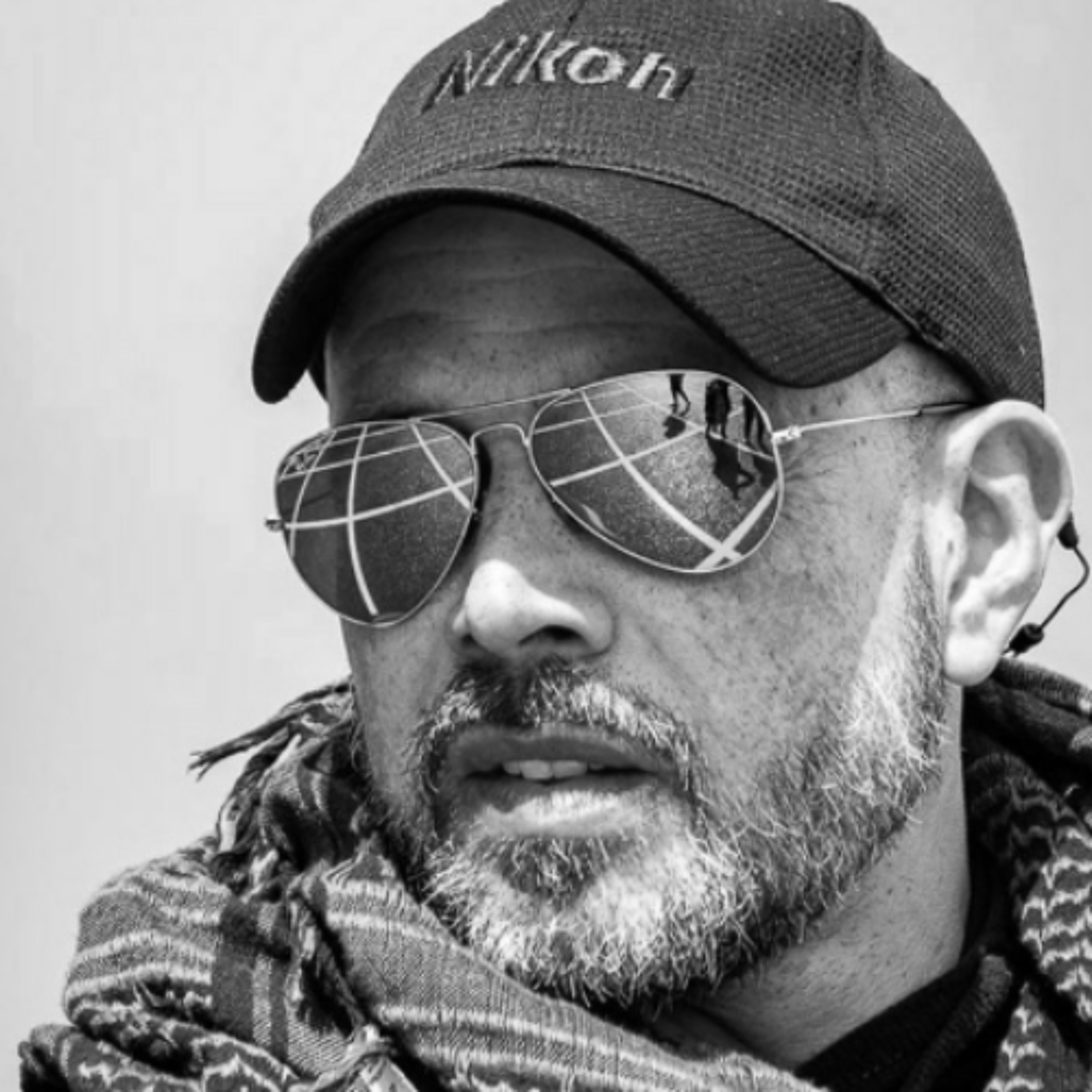 Beyond the Frame: Essdras M. Suarez on the Art of Street Photography | 20.02.25 thumbnail