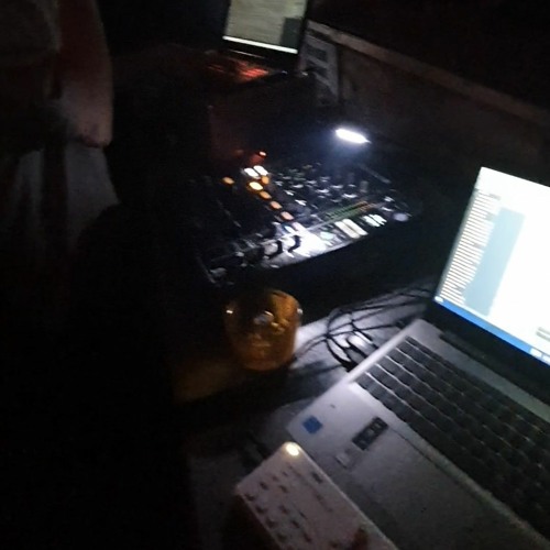 Lay Low - TekkMix 182bpm