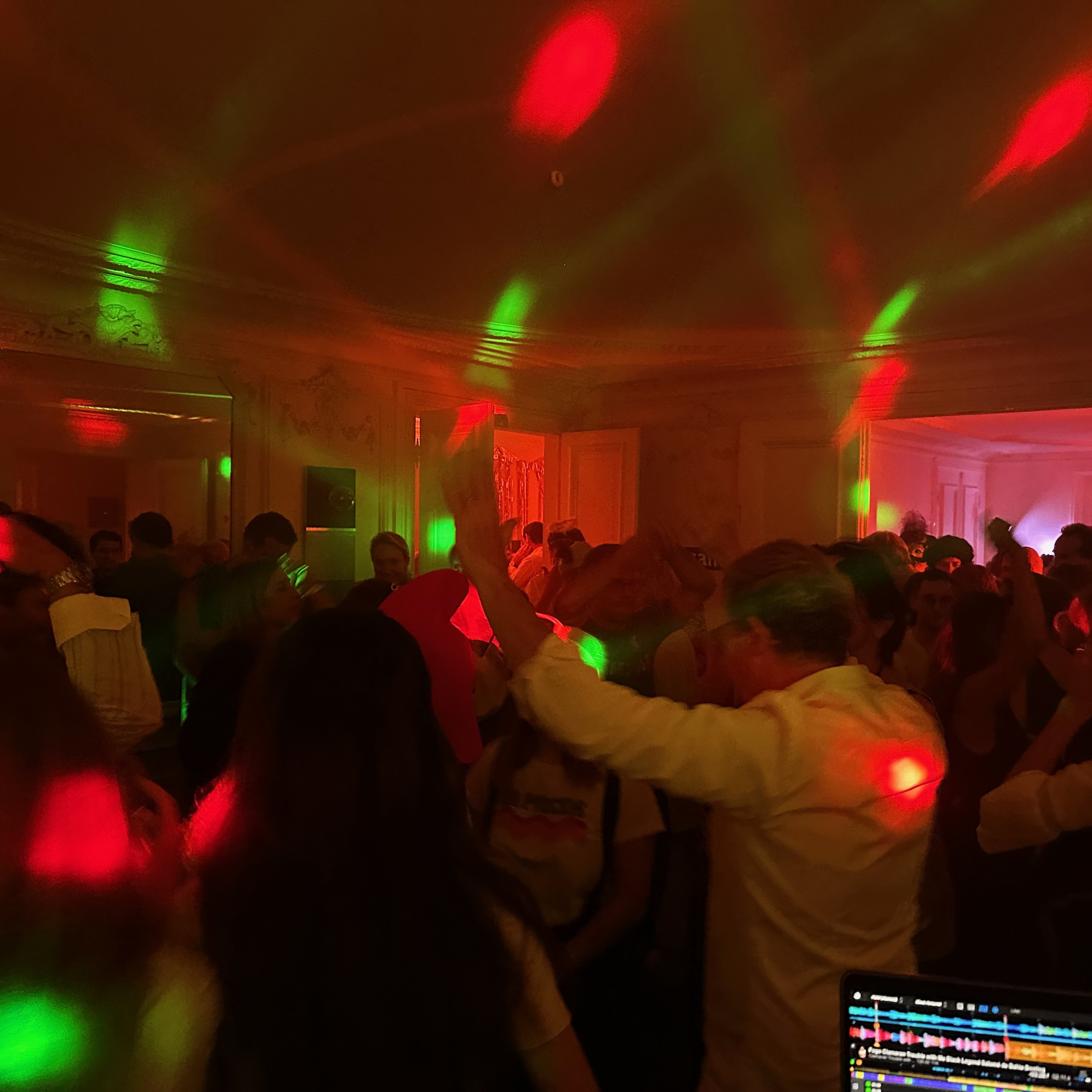 Dancefloor, Warm ups & Cocktails !