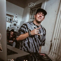 HOUSE VIBES