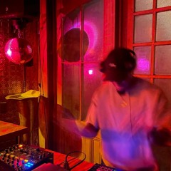 Amapiano Remix'd: DJ Hindzsight