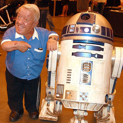 R2D2 Gets In A Car Accident And Fucking Dies