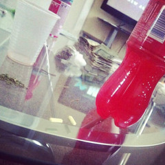 pills4 (feat. LUFFYY)