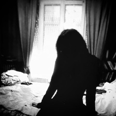 غيـوض و ما يغيض النرجس إلا ضحكة النّوار!