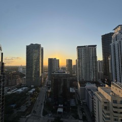 30 MINUTES IN MIAMI
