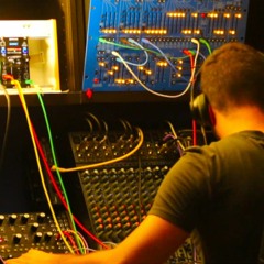 Eurorack Live Jam @ 128 BPM ft SYNTAKT, DFAM X2, RD9, RD6, CLOUDS, 2600 (03/08/2023)