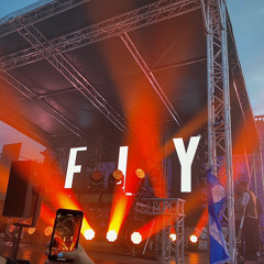 FLY OA COMPETITION 23 - NIAMH