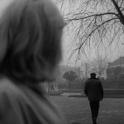 ‎⁨أشوفك قبالي وأنتَ هناك بعيد  .⁩