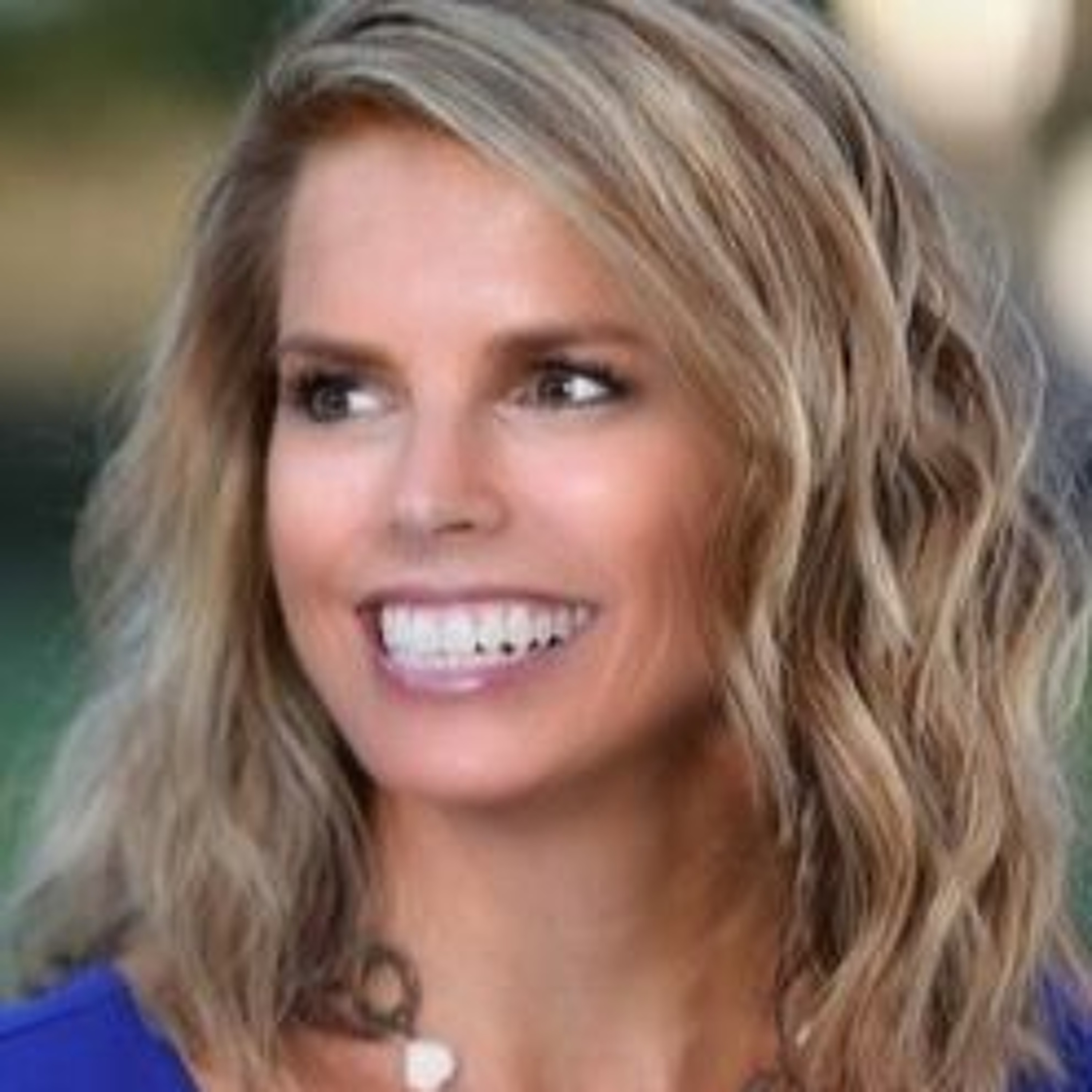 Episode 192 - Interview With Dr. Elizabeth Lombardo!