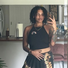 C ON BOTH SIDES (CHANEL)