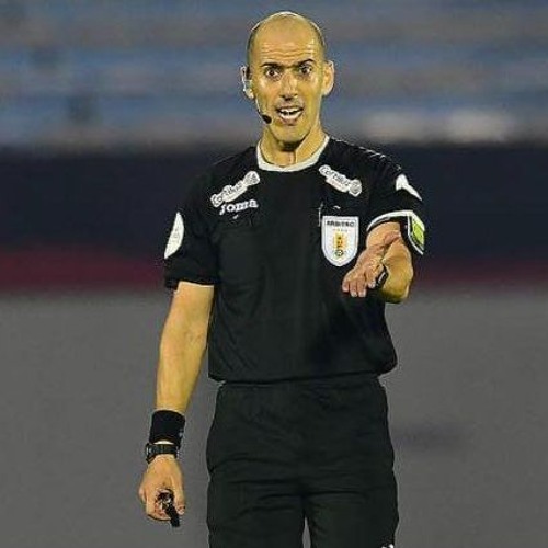 Listen to playlists featuring Diego Dunajec“El arbitraje es acierto y