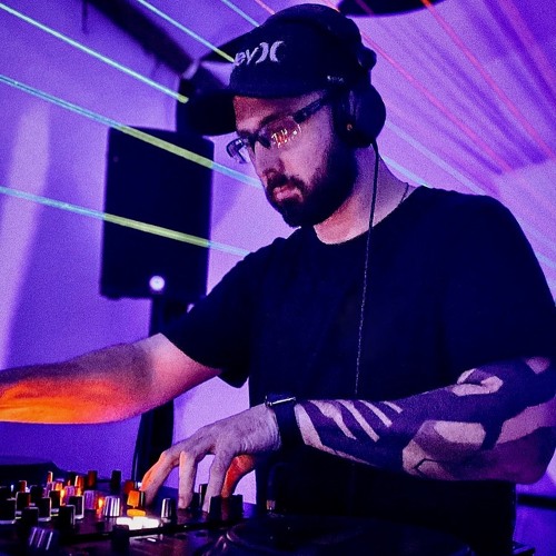 Mentalis Zavar & Stereophonic - Não Mexe Comigo (Intro)