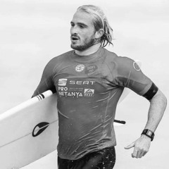 J'ai surfé contre Kelly Slater...  Charly Martin raconte