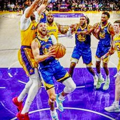 Stephen Curry Half court! 𓄃