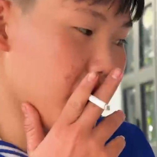 chị lạ ạnh khộng biệt