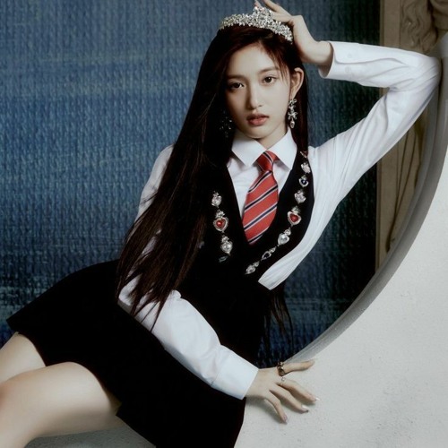 ROYAL - IVE (SPED UP)