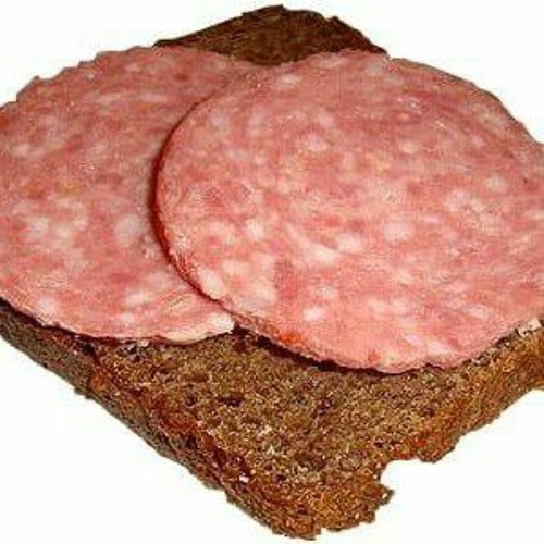 Хлеб с колбасой