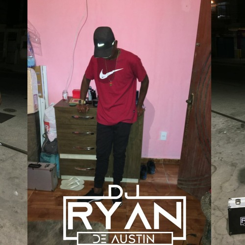 MC VICK - ELE É DEBOCHADO COM A GLOCK NA CINTURA TIRANDO ONDA COM O AK PRO ALTO [DJ RYAN O RITMADO]