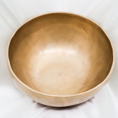 手打シンギングボウル 18cm ▼アウトレット▼【無地】285Hz,417Hz,639Hz検出 IG240822 - 18E