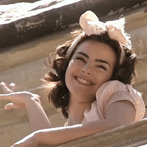 playing dangerous Lana del rey