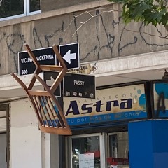 Que mi patria de escombros no sucumba al descenso