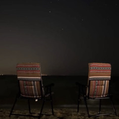 و شايفٍ لي شي من أعوام مالي فيه عين